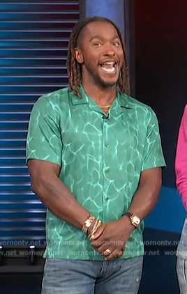 Scott's green printd shirt on Access Hollywood