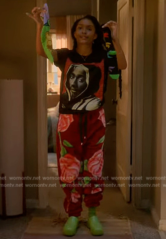 Zoey's red floral print sweatpants on Grown-ish