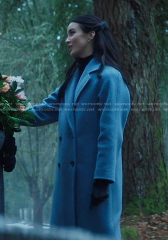 Bess's blue double breasted coat on Nancy Drew