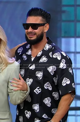 DJ Pauly D's black heart print shirt on Good Morning America