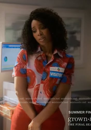 Edie's pink floral print shirt on Grown-ish
