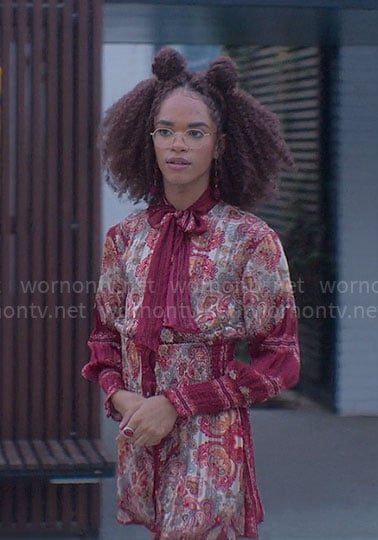 Elle's burgundy printed tie neck dress on Heartstopper