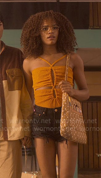 Elle's yellow cutout top on Heartstopper