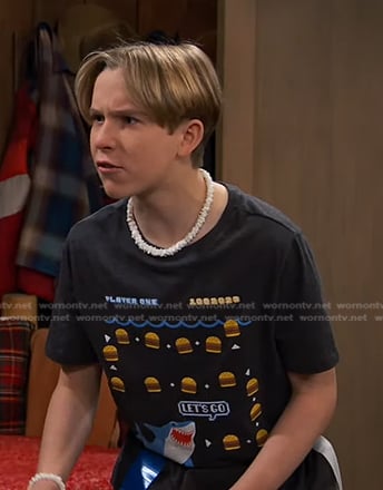 Jake's black burger and shark print tee on Bunkd