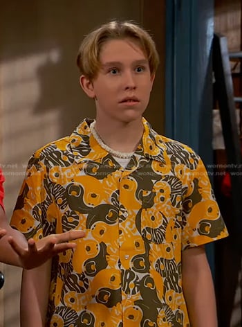 Jake's yellow Yin and Yang print shirt on Bunkd