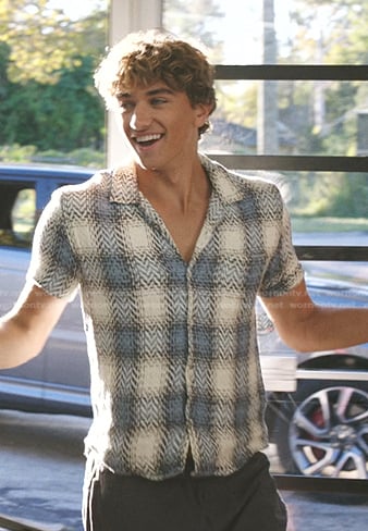 Jeremiah's blue plaid shirt on The Summer I Turned Pretty