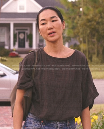 Laurel's brown textured blouse on The Summer I Turned Pretty