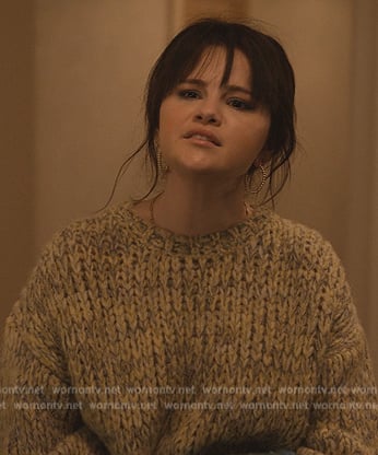 Mabel's green chunky knit sweater on Only Murders in the Building