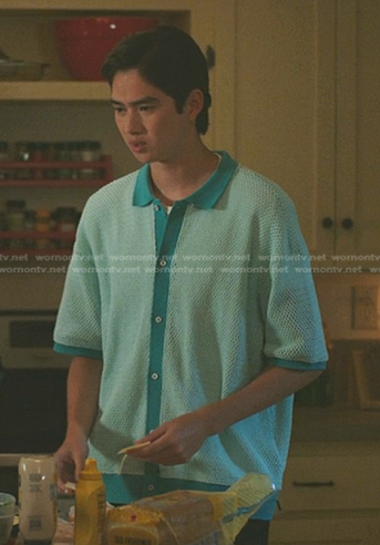Steve's blue contrast trim mesh shirt on The Summer I Turned Pretty