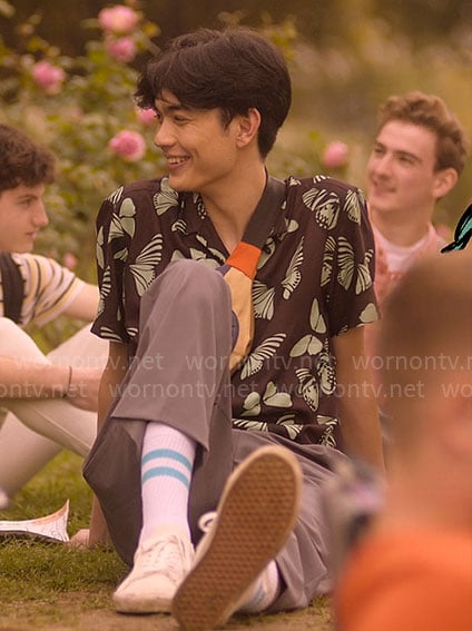 Tao's butterfly print shirt on Heartstopper