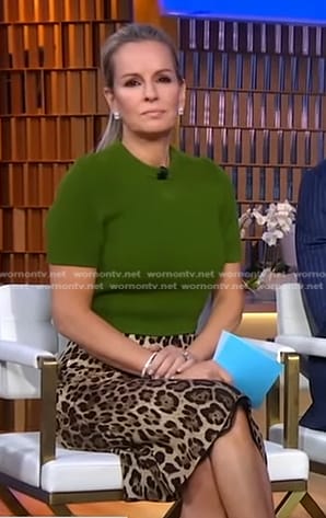 Jennifer's green short sleeve sweater and leopard skirt on Good Morning America