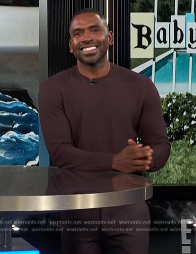 Justin's burgundy textured sweater on E! News