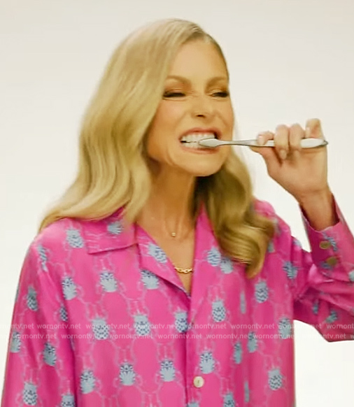 Kelly's pink beetle print pajama top on Live with Kelly and Mark