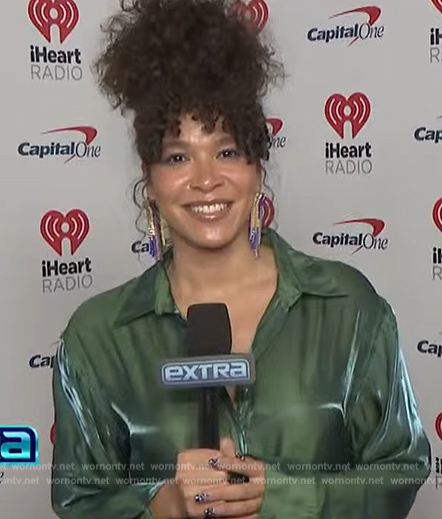 Megan Ryte's green satin blouse on Extra