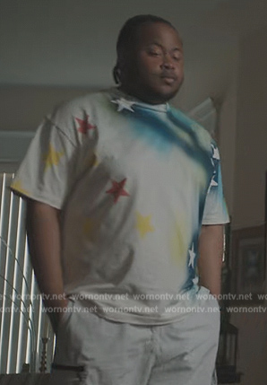 Papa's star print shirt on The Chi