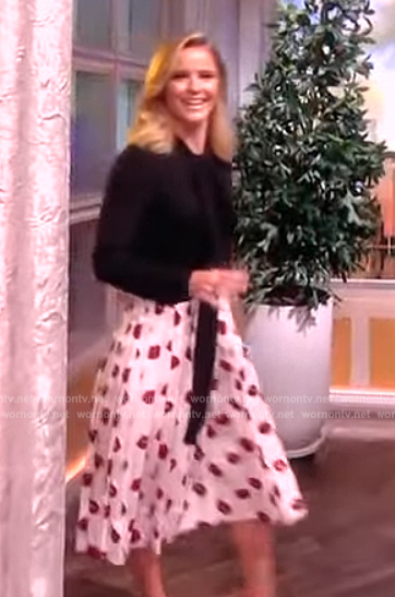 Sara's white lip print skirt on The View