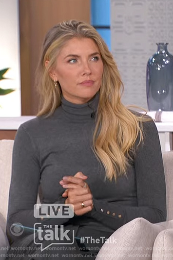 Amanda's gray turtleneck on The Talk
