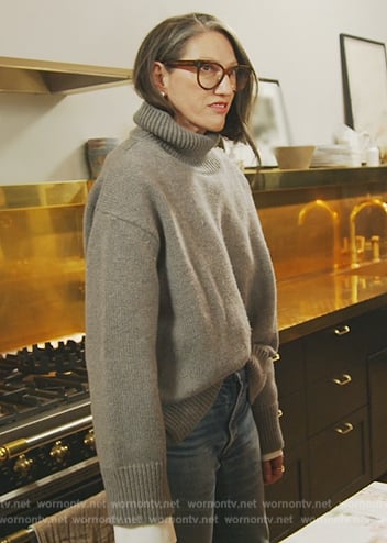 Jenna's gray turtleneck sweater on The Real Housewives of New York City