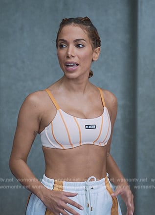 Jessica's sports bra and shorts on Elite