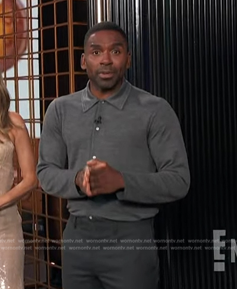 Justin's gray button down shirt on E! News