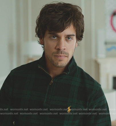 Raul's green plaid sweater on Elite