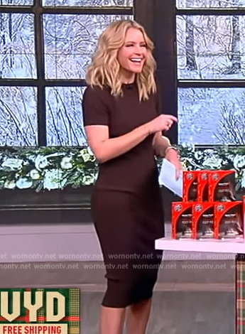 Sara's brown contrast collar dress on The View