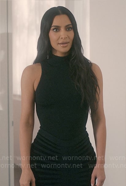 Siobhan's black ribbed skirt on American Horror Story