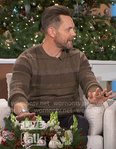 Joel McHale's brown plaid sweater on The Talk