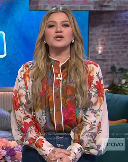 Kelly's floral print blouse on The Kelly Clarkson Show
