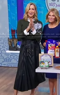 Lara's green cheetah print sweater and black pleated skirt on Good Morning America