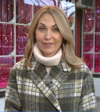 Lori's green plaid coat on Good Morning America