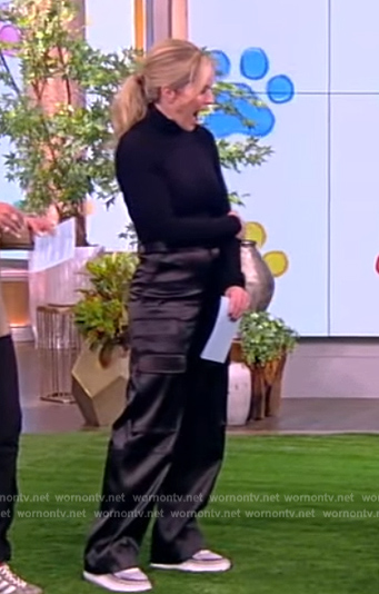 Sara's black satin cargo pants on The View