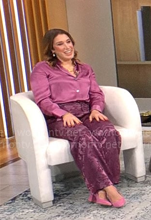 Sarah Gelman's pink button down blouse and jacquard pants on CBS Mornings