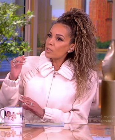 Sunny's white ruffle collar jacket on The View