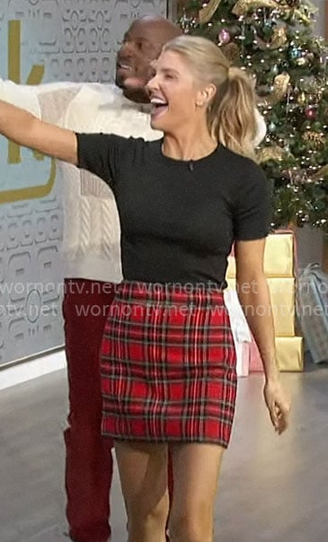 Amanda's black t-shirt and red tartan skirt on The Talk