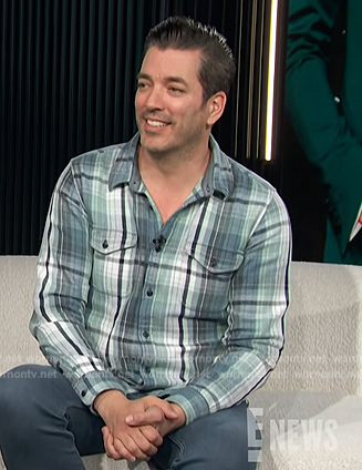 Jonathan Scott's plaid shirt on E! News