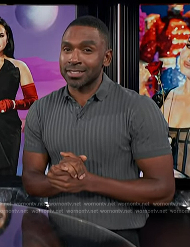 Justin's gray ribbed polo on E! News