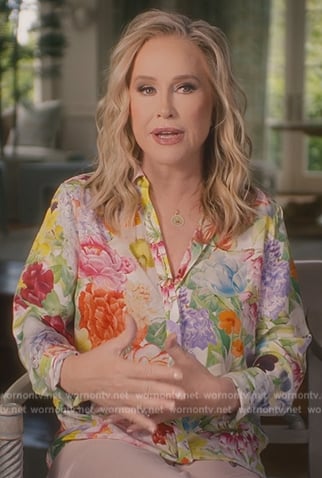 Kathy's floral print blouse on Paris in Love