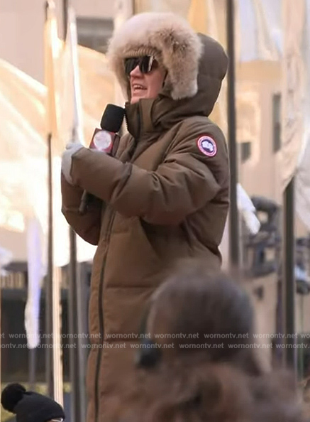 Kelly's olive green parker coat on The Kelly Clarkson Show