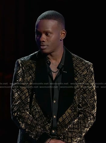 Mac Royals's metallic plaid velvet blazer on The Voice