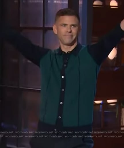 Mikey Day's green and blue cardigan on The Kelly Clarkson Show