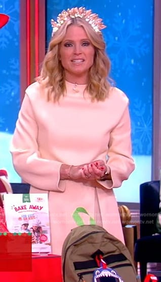 Sara's white peplum top on The View