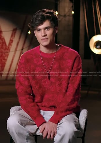 Tanner Massey's red textured sweatshirt on The Voice