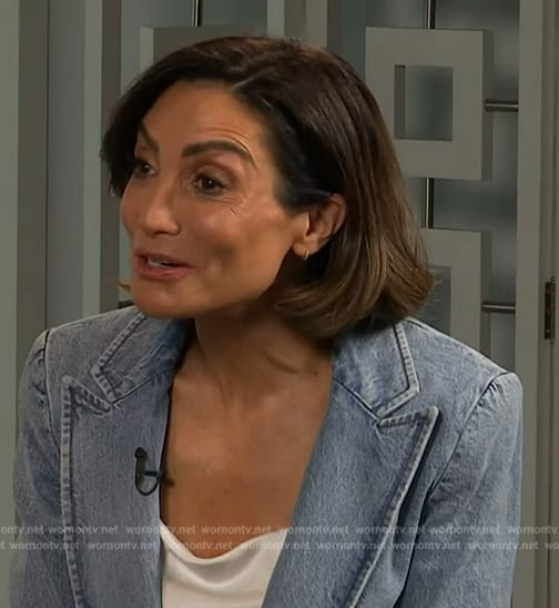 Courtney's denim blazer on E! News