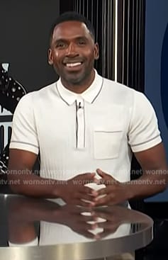 Justin's white contrast polo on E! News