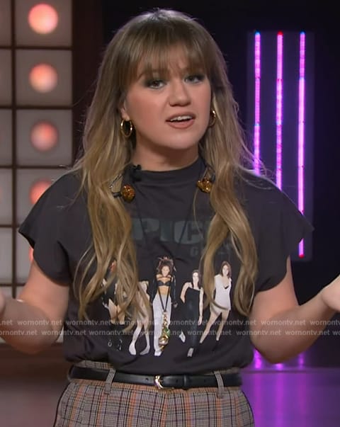 Kelly's black Spice Girls graphic tee and pants on The Kelly Clarkson Show