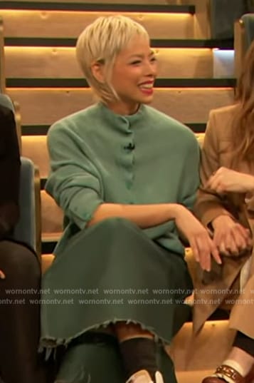 Pilar's green sweater on The Drew Barrymore Show