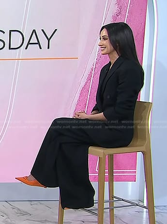 Roxie Nafousi's orange pumps on Today