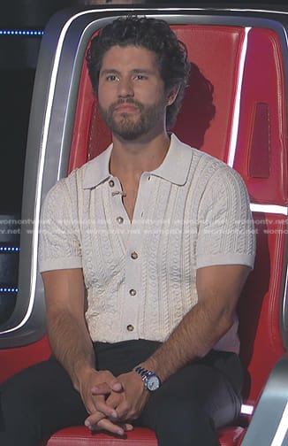 Dan Smyers's white cable knit short sleeve shirt on The Voice