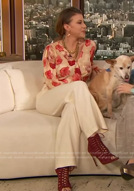 Jodie Sweetin's burgundy cage sandals on The Drew Barrymore Show